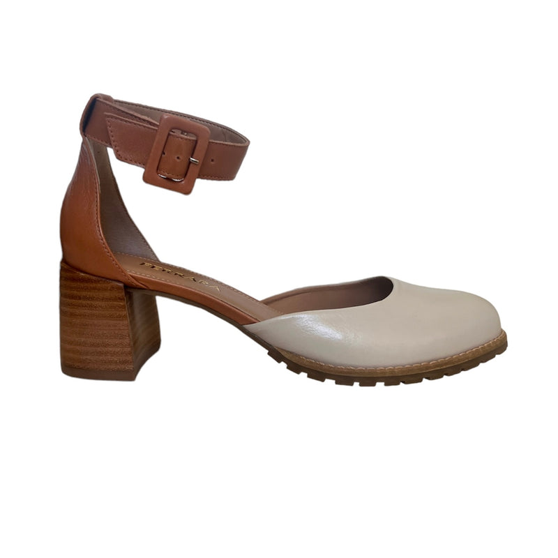 Boneca off white e caramelo 120