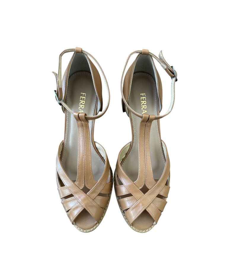 Peep toe couro caramelo 181