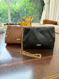Bolsa duo/ carteira ou alça de corrente dourada.