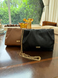 Bolsa duo/ carteira ou alça de corrente dourada.